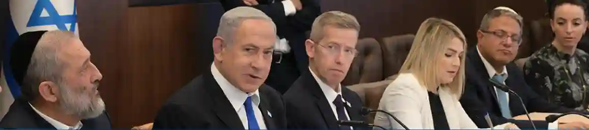 যুদ্ধবিরতির আভাস, তবু ইসরায়েলি আক্রমণ অব্যাহত গাজায় ,